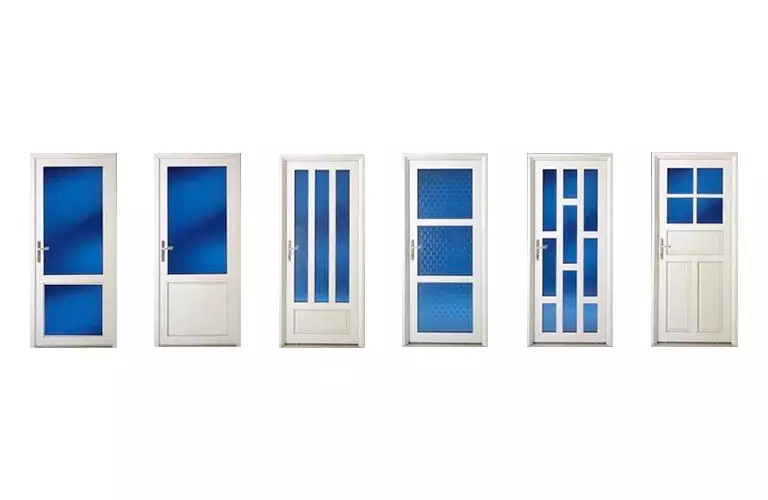 billige facadedoere plast